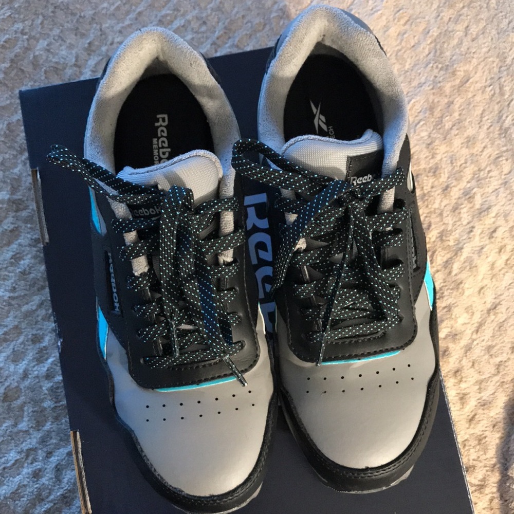 NIB Reebok safety sneakers - Picture 9 of 11